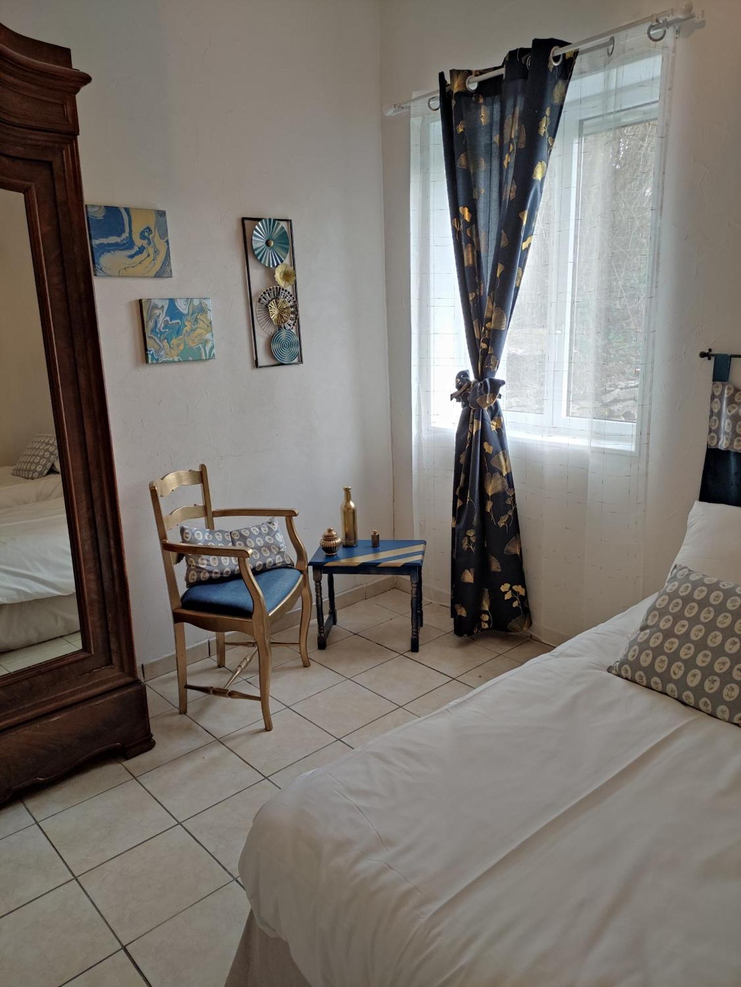 Bleu Bonheur Bed & Breakfast Dennevy Oda fotoğraf